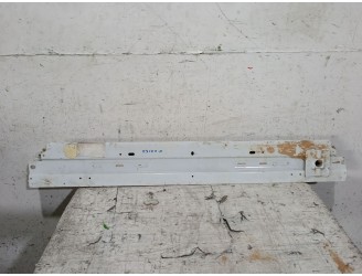 Recambio de refuerzo paragolpes delantero para jaguar xe (x760) 2.0 d referencia OEM IAM 5558242  