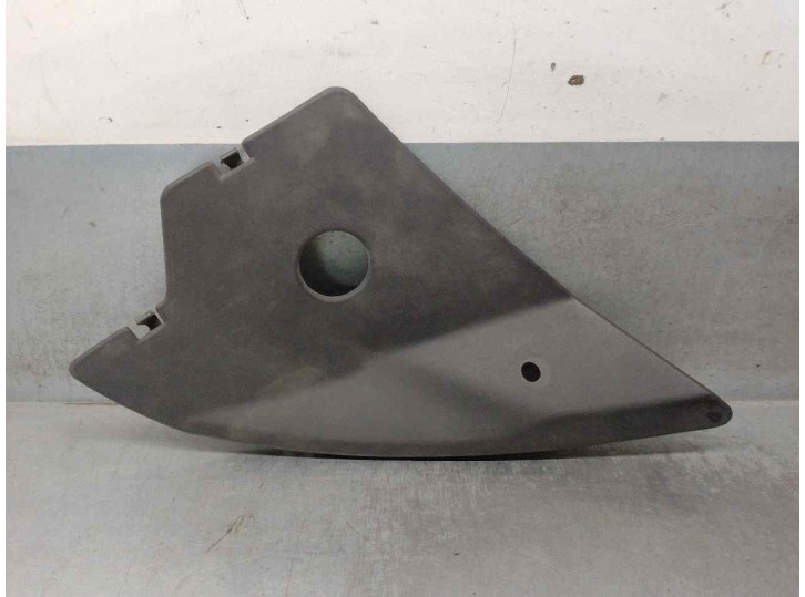 Recambio de molduras traseras para citroën ds5 2.0 hdi fap referencia OEM IAM 9800525877  