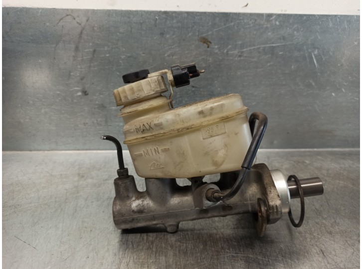 Recambio de bomba freno para toyota avensis berlina (t 22) 1.6 16v referencia OEM IAM 03350884211 03350884211 BOSCH