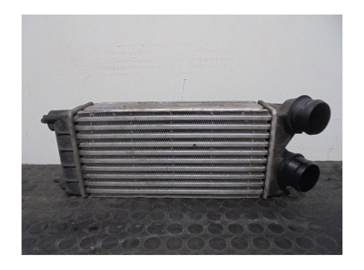 Recambio de intercooler para peugeot 3008 referencia OEM IAM 9684212480 M144105B VALEO
