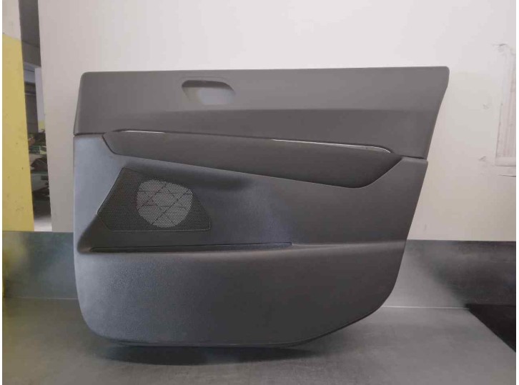 Recambio de guarnecido puerta delantera derecha para peugeot 3008 referencia OEM IAM 96830355ZE 5P