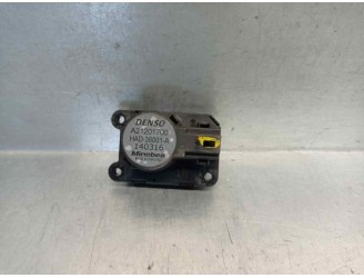 Recambio de motor calefaccion para renault clio iv 0.9 tce referencia OEM IAM A21201700 DE TRAMPILLA DENSO