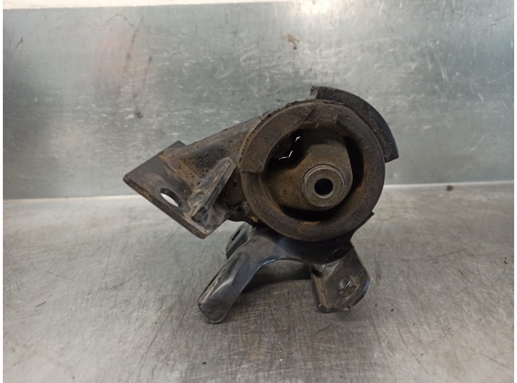 Replacement left engine mount for Toyota Avensis saloon (T 22) 1.6 16V OEM IAM reference 123720D040 