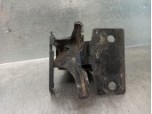 Replacement left engine mount for Toyota Avensis Saloon (T 22) 1.6 16V OEM IAM reference 123720D040 