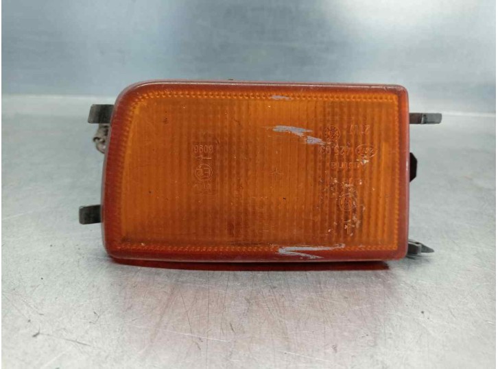 Replacement front left indicator light for Volkswagen Golf III saloon (1H1) S OEM IAM reference 