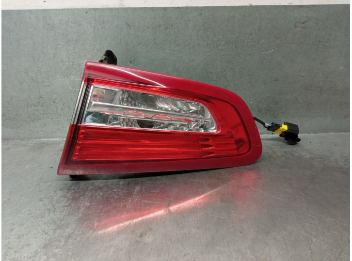 Replacement right tailgate rear light for Citroën DS5 2.0 HDI 165 OEM IAM reference 9803167980 