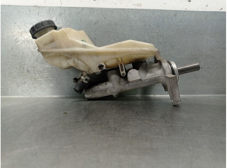Replacement brake pump for Toyota Corolla (_E12_) 2.0 D-4D (CDE120R_, CDE120L_) OEM IAM reference 744712514 