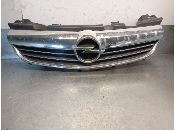 Recambio de rejilla delantera para opel zafira b 1.7 16v cdti referencia OEM IAM 13247331 6320123 