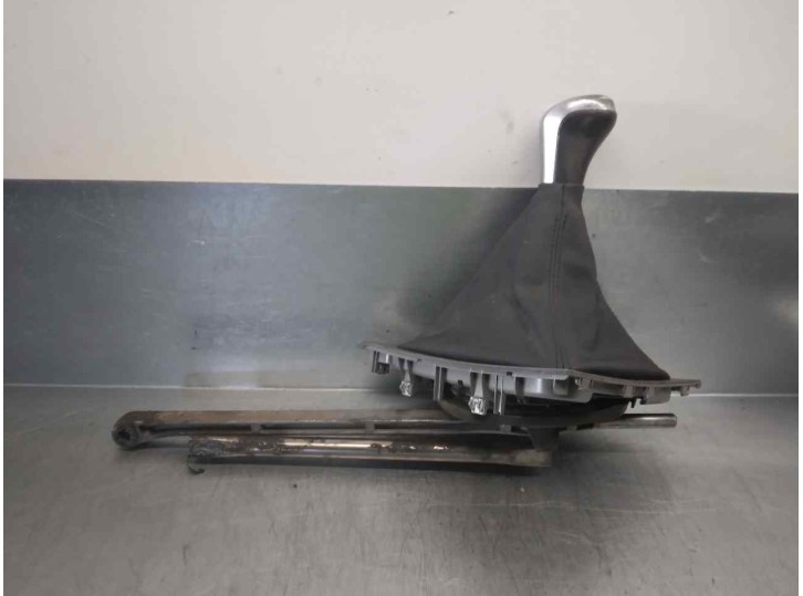 Replacement gear shift lever for BMW 1 Series Saloon (E81/E87) 116i OEM IAM reference 25117527132 5 SPEEDS 