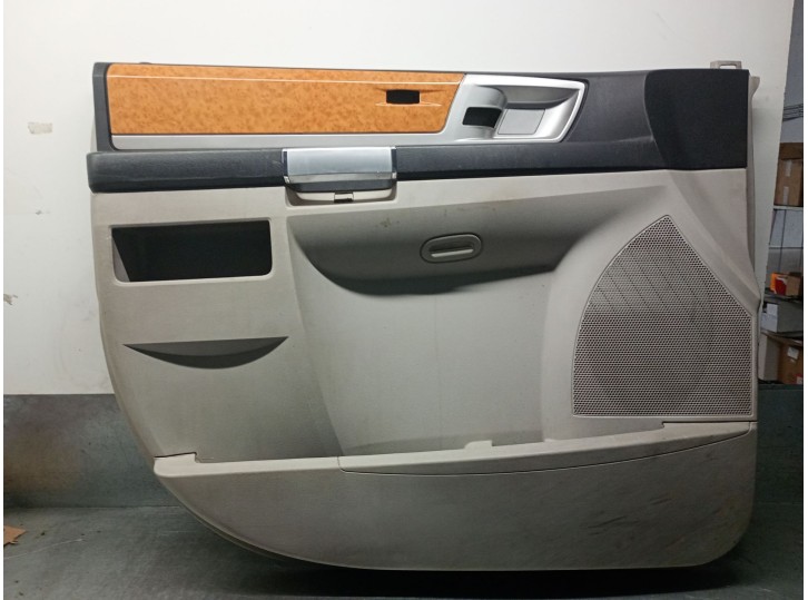 Recambio de guarnecido puerta delantera izquierda para chrysler grand voyager v (rt) 2.8 crd referencia OEM IAM 0ZS871VSAF 1JE03
