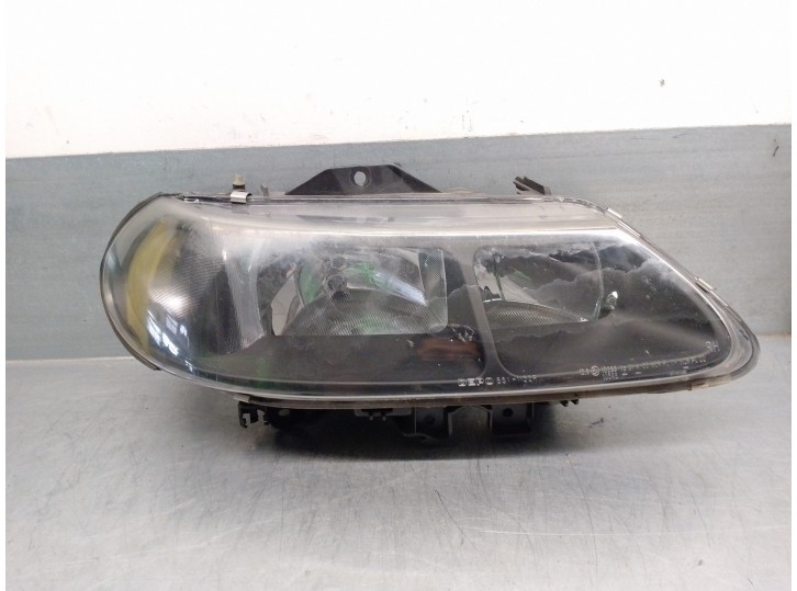 Replacement right headlight for Renault Laguna (B56) 1.6 OEM IAM reference 7701038264 5 DOORS