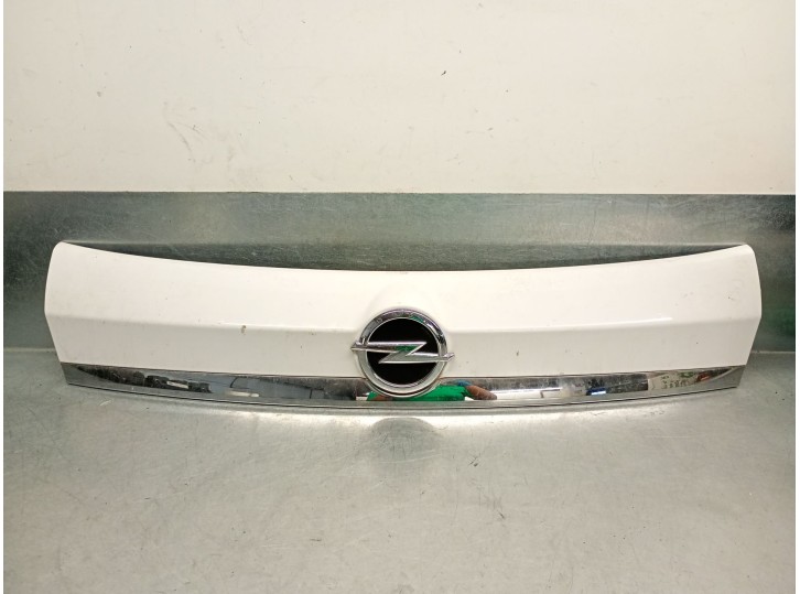 Recambio de molduras traseras para opel mokka / mokka x (j13) 1.4 (_76) referencia OEM IAM 95387739 95387739 