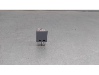 Replacement relay for Citroën C1 1.0 VTi OEM IAM reference 9008087021 