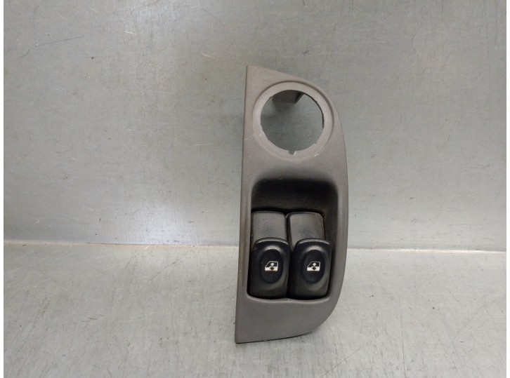 Recambio de mando elevalunas delantero izquierdo para renault megane i fase 2 classic (la..) 1.9 dci diesel cat referencia OEM I