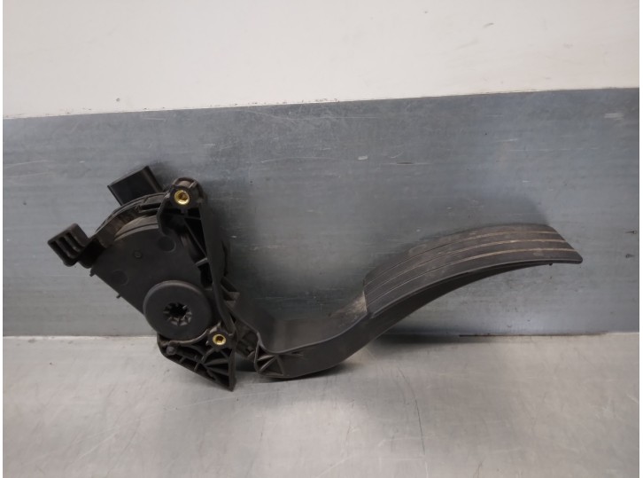 Recambio de potenciometro pedal para renault clio iv 1.5 dci diesel fap energy referencia OEM IAM 180029347R 6PV00997807 HELLA