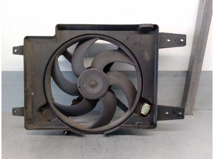 Recambio de electroventilador para alfa romeo 156 1.9 jtd cat referencia OEM IAM 8240369 60693177 