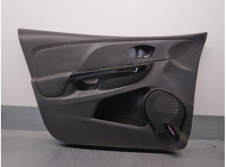 Recambio de guarnecido puerta delantera izquierda para renault clio iv 1.5 dci diesel fap energy referencia OEM IAM 809018936R 