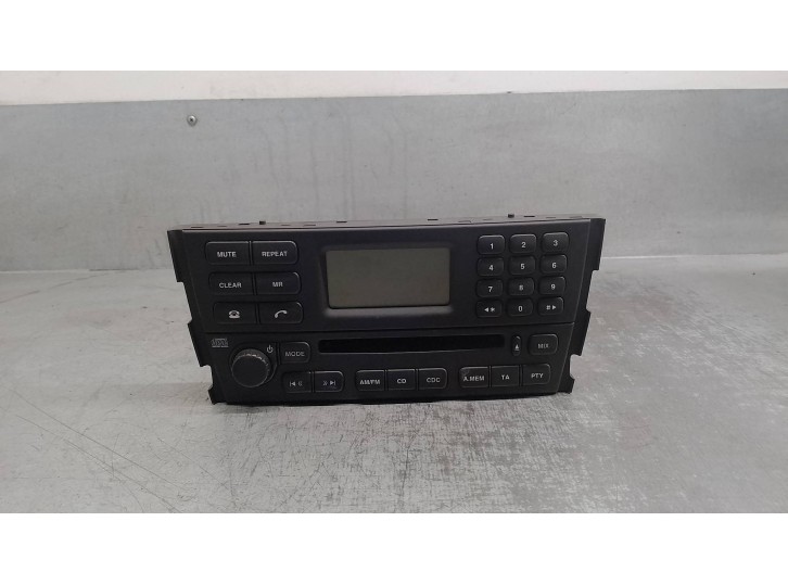 Replacement audio system / CD radio for Jaguar S-Type 2.7 V6 Diesel CAT OEM IAM reference 2R8318B876AJ 