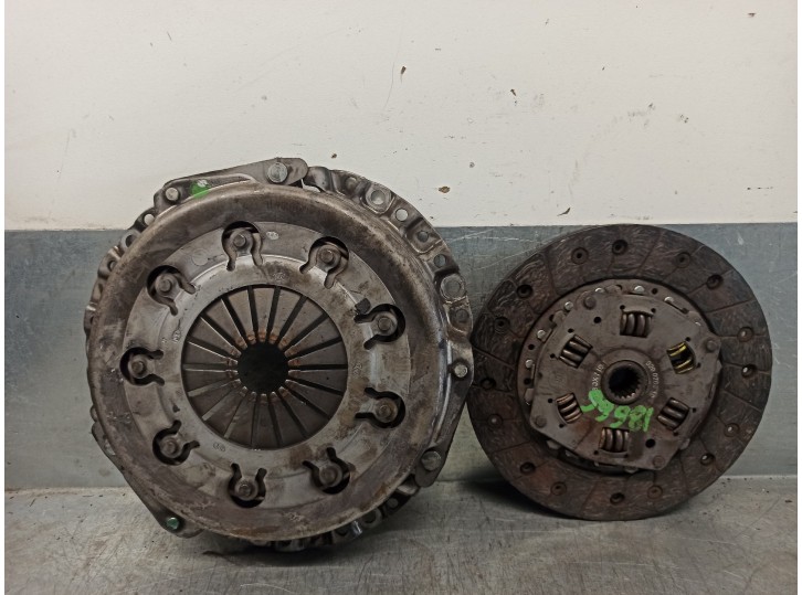 Recambio de kit embrague para peugeot 405 berlina 1.9 cat referencia OEM IAM 205299 120010611 LUK