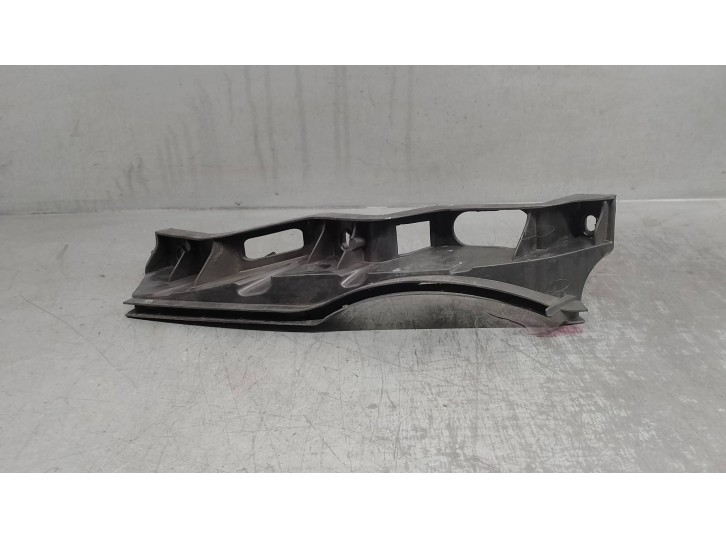 Replacement right headlight bracket for Volkswagen Passat Saloon (3C2) 2.0 TDI OEM IAM reference 3C0807890 