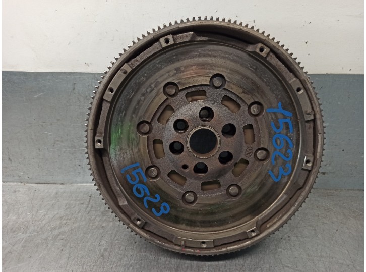 Replacement flywheel for Volkswagen Passat Saloon (3C2) Advance OEM IAM reference 06F105264C 
