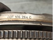 Recambio de volante motor para volkswagen passat berlina (3c2) advance referencia OEM IAM 06F105264C  