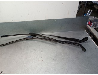 Recambio de brazo limpia delantero derecho para chrysler voyager iv (rg, rs) 2.8 crd referencia OEM IAM 4717364AB 4717364AB 