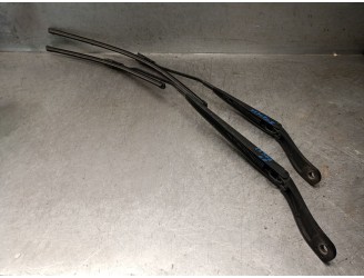 Recambio de brazo limpia delantero derecho para citroën jumpy iii furgoneta (v_) 2.0 bluehdi 120 referencia OEM IAM 1615627280 1