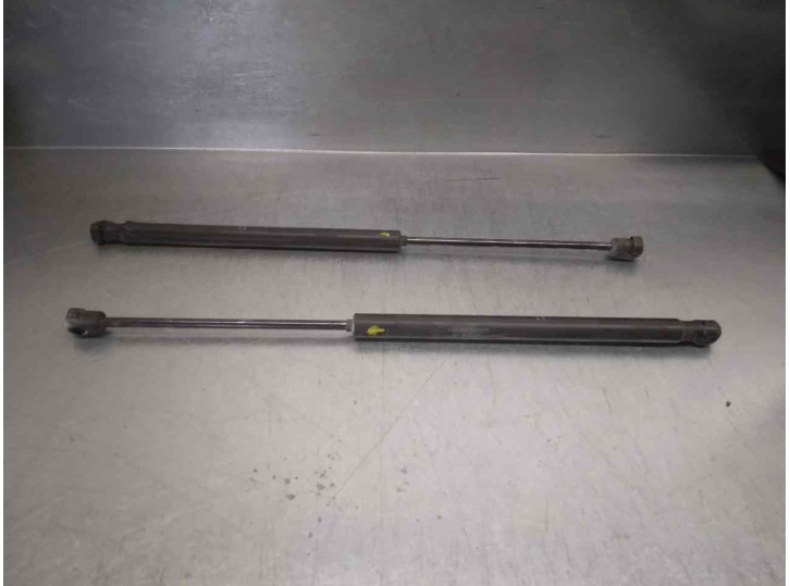 Replacement trunk / tailgate struts for Peugeot 307 Break/SW (S2) 1.6 16V CAT OEM IAM reference 9638605280 