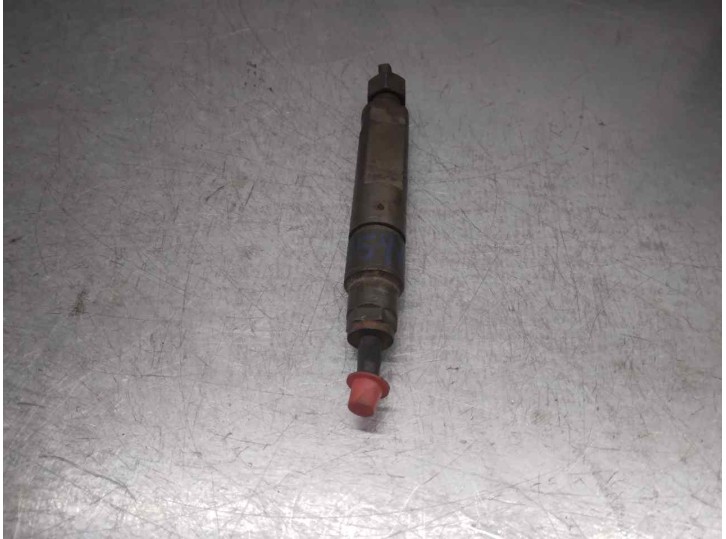 Recambio de inyector para renault kangoo (f/kc0) 1.9 dci diesel cat referencia OEM IAM 7700110397 0432193643 BOSCH