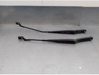 Recambio de brazo limpia delantero derecho para volkswagen golf vi (5k1) 1.6 tdi dpf referencia OEM IAM 1Q1955410 1Q1955409 