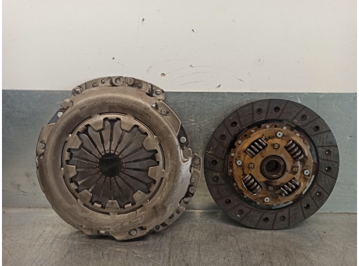 Recambio de kit embrague para volkswagen polo berlina (6n1) 1.4 referencia OEM IAM 030198141BX CLASSICCLC032 VALEO