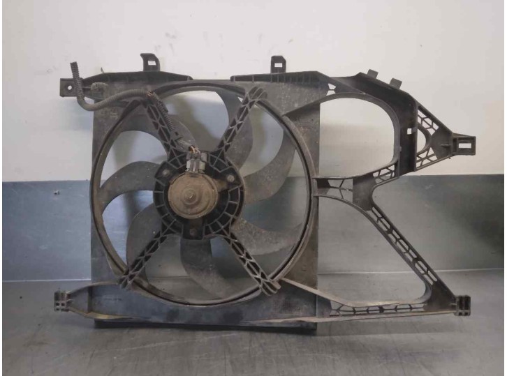Recambio de electroventilador para opel corsa c club referencia OEM IAM 24445149 560961104 BEHR