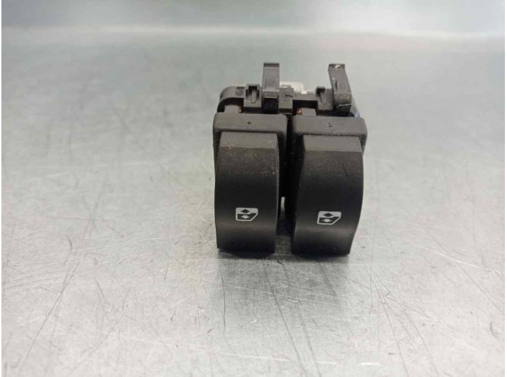 Replacement front left window regulator switch for Renault Espace IV (JK0) Dynamique OEM IAM reference 