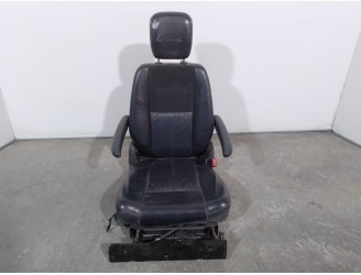 Recambio de asientos trasero derecho para chrysler grand voyager 2.8 crd cat referencia OEM IAM 4784548 CUERO NEGRO 5 PUERTAS