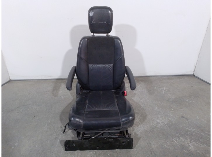 Recambio de asientos trasero derecho para chrysler grand voyager 2.8 crd cat referencia OEM IAM 4784548 CUERO NEGRO 5 PUERTAS