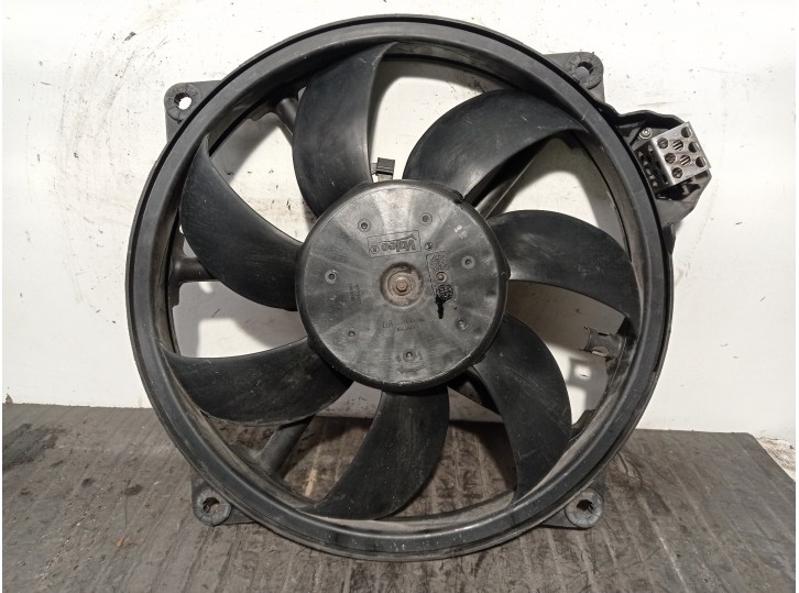 Recambio de electroventilador para renault megane iii coupe 1.2 16v referencia OEM IAM 214810898R M155547 VALEO