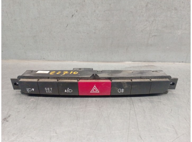 Replacement hazard warning switch for Fiat Doblo Cargo (263_) 1.3 D Multijet OEM IAM reference 7354982000 735498200 