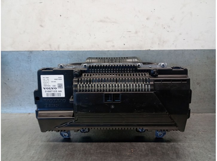 Recambio de cuadro instrumentos para volvo v90 ii station wagon (235) d5 awd referencia OEM IAM 31687123 36013033 