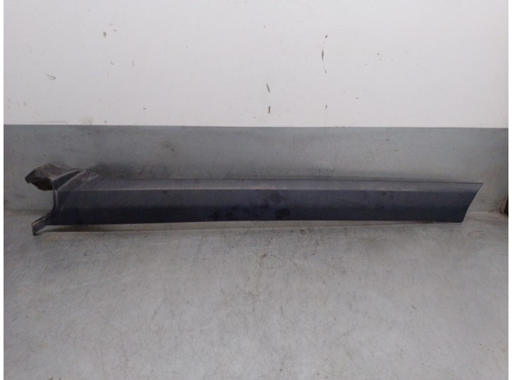 Recambio de molduras delanteras para land rover discovery 2.7 td v6 cat referencia OEM IAM DCB000146 DCB000146 