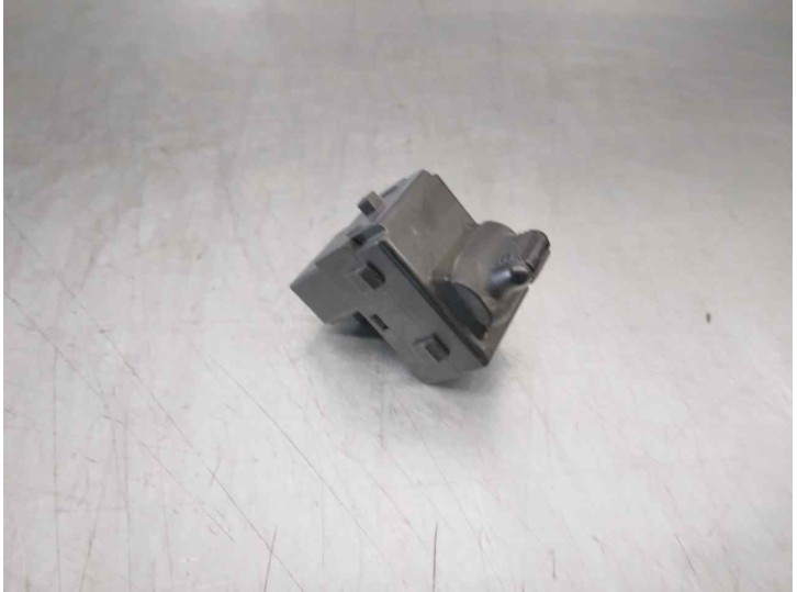 Replacement front right window lift switch for Chrysler Sebring Saloon (JR41) 2.0 LE OEM IAM reference 56007695AC 