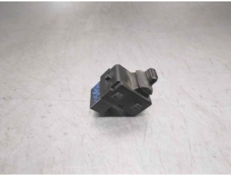 Replacement rear left window regulator switch for Chrysler Sebring sedan (JR41) 2.0 LE OEM IAM reference 56007695AC 