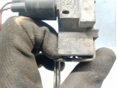 Recambio de cerradura capot para land rover discovery 2.7 td v6 cat referencia OEM IAM 2W9319A434BA  