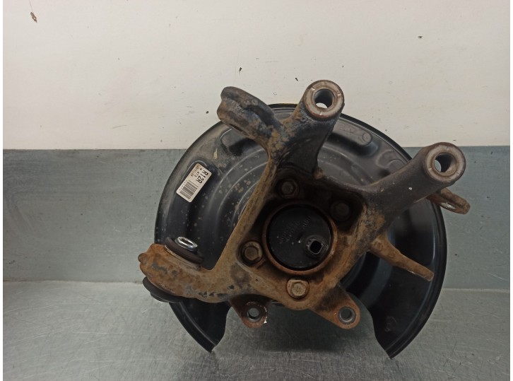 Recambio de mangueta trasera derecha para lexus ct 200h referencia OEM IAM 4230412240  