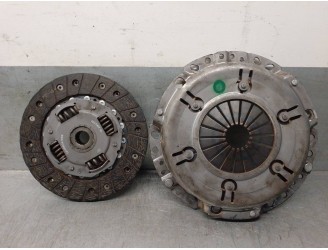 Replacement clutch kit for Renault Clio II Phase I (B/CBO) 1.6 OEM IAM reference 7700112672 LUK