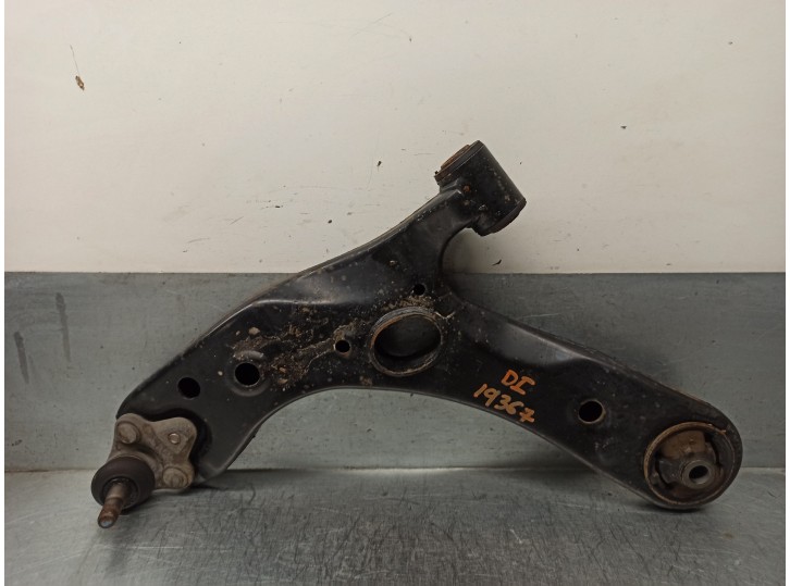 Recambio de brazo suspension inferior delantero izquierdo para lexus ct 200h referencia OEM IAM 4806947050  
