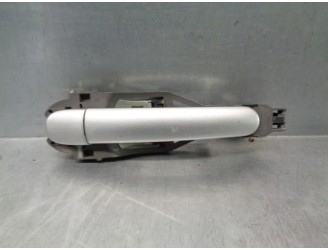 Front right exterior door handle replacement part for Volkswagen Polo (9N3) 1.4 TDI OEM IAM reference 3B0837885 5 DOORS