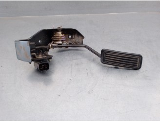 Recambio de potenciometro pedal para toyota avensis berlina (t25) 2.0 turbodiesel cat referencia OEM IAM 8982152021  