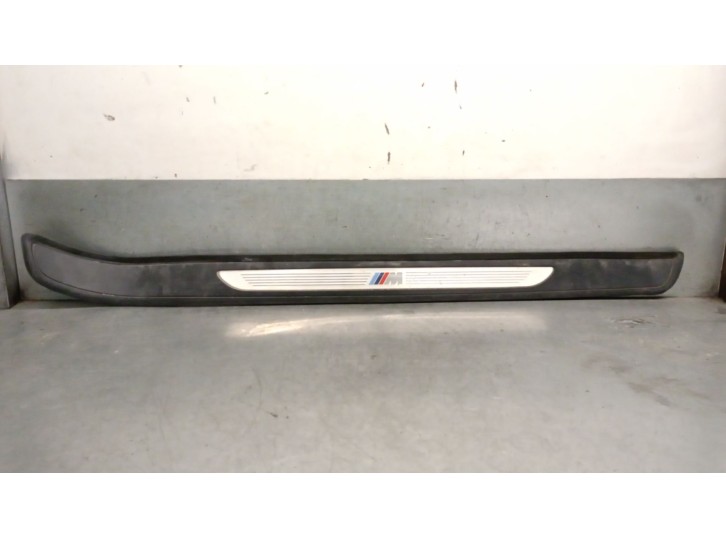 Recambio de moldura para bmw 3 coupé (e92) 320 d referencia OEM IAM 51477900776 