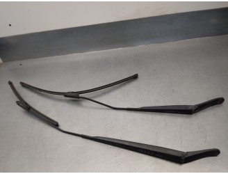 Recambio de brazo limpia delantero izquierdo para renault laguna iii 1.5 dci diesel referencia OEM IAM 288810010R  